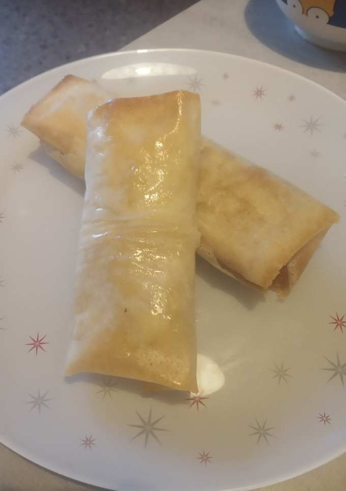 Una foto de Rollitos de masa brick, 2 rellenos diferentes!!! 😍