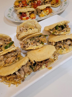 Una foto de Arepas de pollo