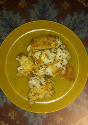 A picture of Spicy Fried Chicken with Vegan Mozzarella.