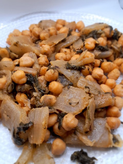 Una foto de Garbanzos con acelgas