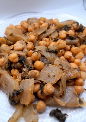 Una foto de Garbanzos con acelgas