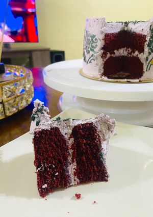 A picture of Batch Perfect Red Velvet Bento Cake.