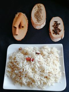 जीरा राइस (jeera rice recipe in Hindi) रेसिपी मुख्य फोटो