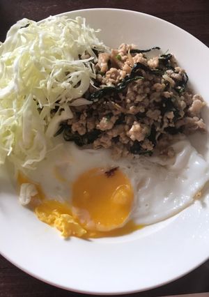 รูปของ ผัดกะเพราไข่ดาวคีโต
