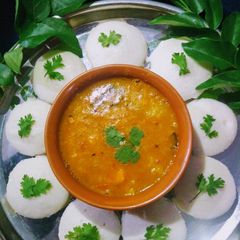 A picture of Idli sambhar.