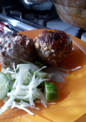 Фото "Ежики" из рубленого мяса с сюрпризом.