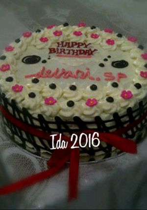 Foto resep Brownies Kukus edisi Ulang Tahun + cara membuat pagar coklat tanpa cetakan
