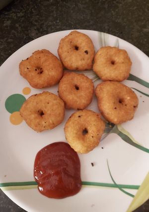 उड़द दाल वड़ा  (urad dal vada recipe in Hindi) रेसिपी मुख्य फोटो