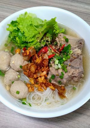 Hình của món Hủ tiếu xương & bò viên.