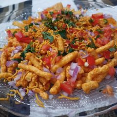 A picture of Kurkure Lays chaat.