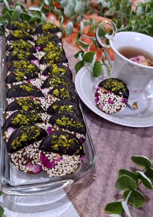 عکسی از دستور خرما سکه ای شکلاتی 😋