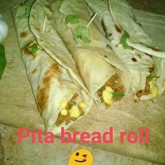 A picture of Pita bread roll.