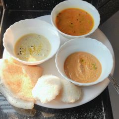 A picture of South Indian platter.