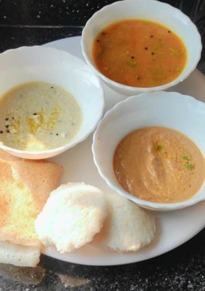 A picture of South Indian platter.