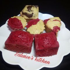 A picture of Red velvet plus combination cake.
