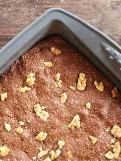 Una foto de Brownie de chocolate con nueces