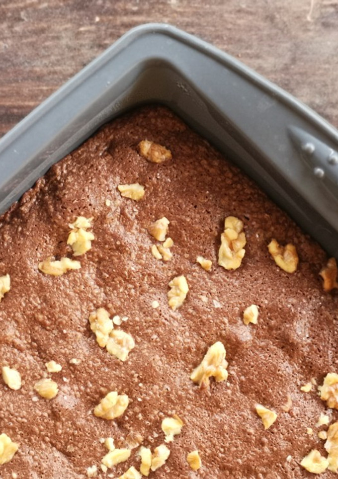 Una foto de Brownie de chocolate con nueces