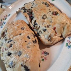 A picture of Olive Bread.
