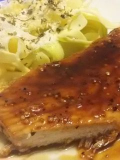 Una foto de Puerco en naranja