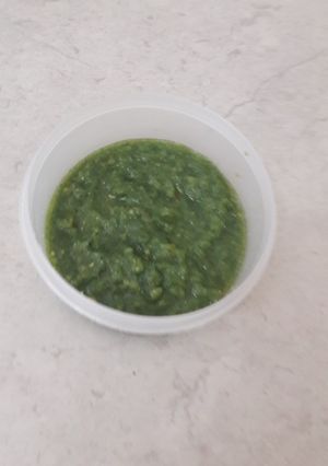 A picture of Pudina aur chibud chutney.