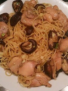 香菇雞肉炒麵 的食譜成品照片