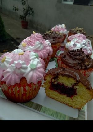 O poză a rețetei Brioșe cu nutella și coacăze.