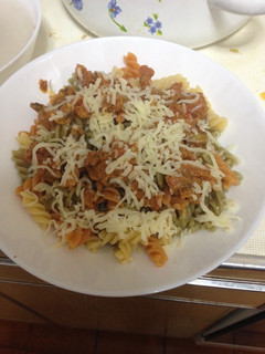 Una foto de Pasta Pesto-pomo-funghi