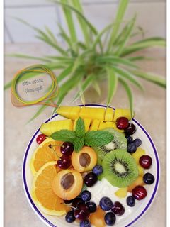 Hình của món Sữa chua hoa quả #cleaneating.