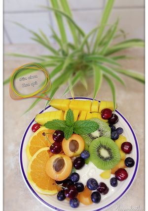 Hình của món Sữa chua hoa quả #cleaneating.