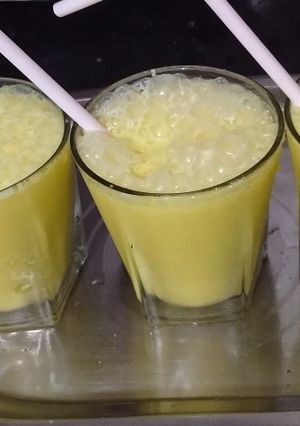 A picture of Pineapple milk shake.