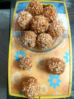 A picture of Murmura Laddu.