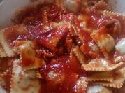 Una foto di uova carne macinata ripieno