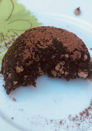 Una foto de Tortitas sin horno ni azúcar de dátiles, almendras y chocolate... impresio nantes! Saben a gloria 😍