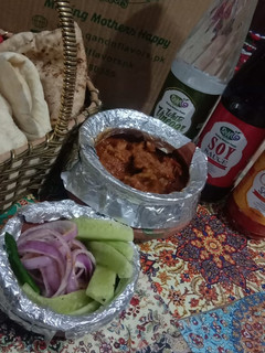 A picture of Mutton Handi masalaydar.