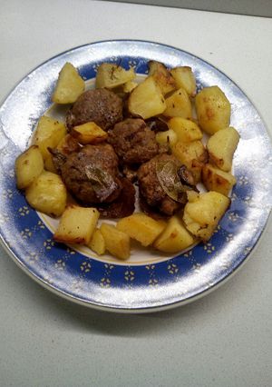 Foto di Polpette al forno con l'alloro e patate