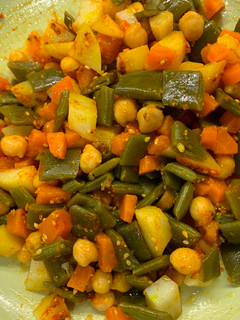 Una foto de Verduras al vapor con garbanzos