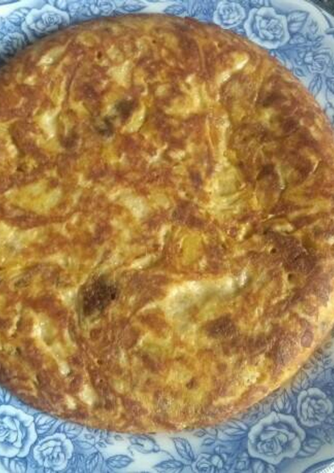Una foto de Tortilla de gambas pequeñas con patatas