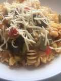 Pasta con pisto de verduras 🫑 🍅 🍆 🧅 y calabacín, one pot