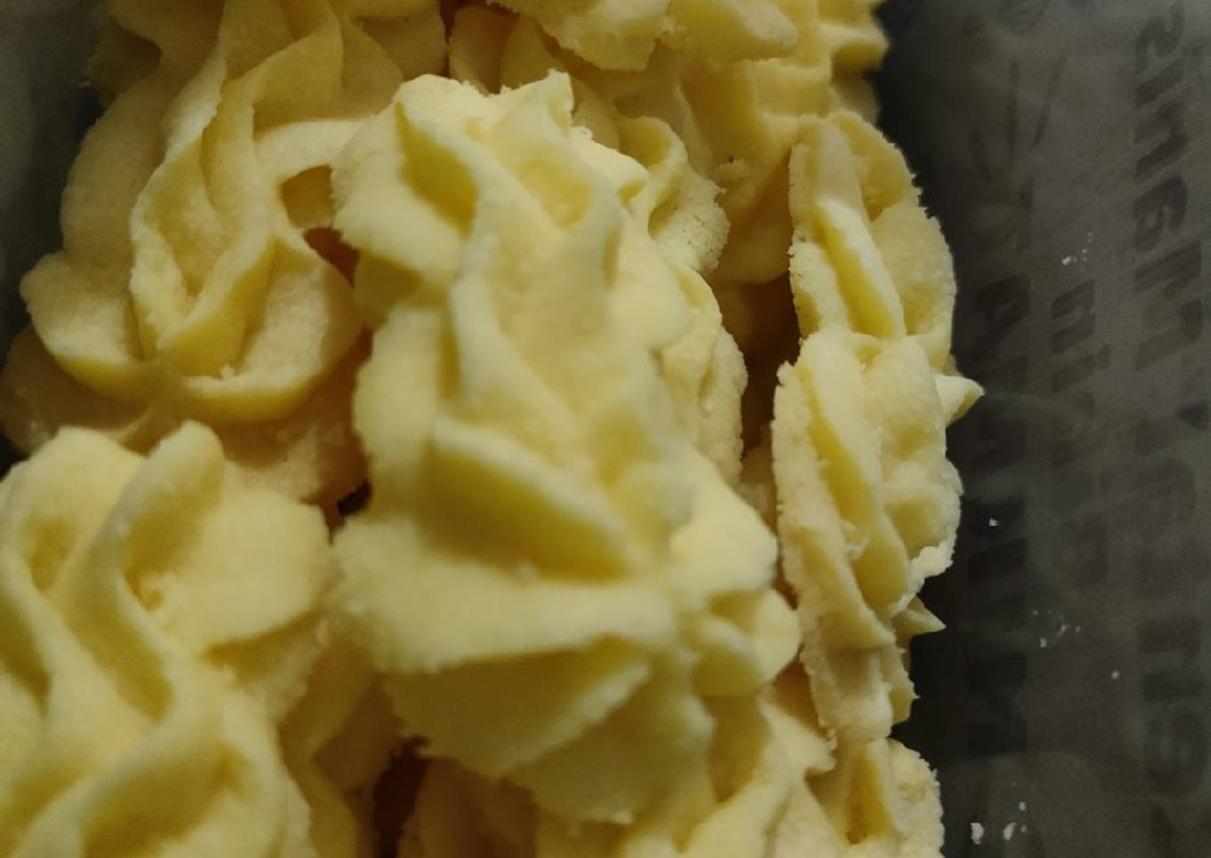 Kue semprit susu