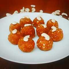 A picture of Coconut ladoo no sugar.