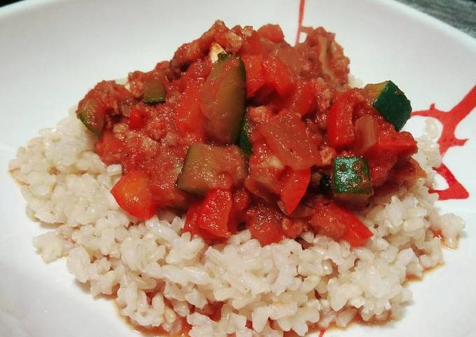 Soja texturizada en salsa de verduras con arroz integral. Receta