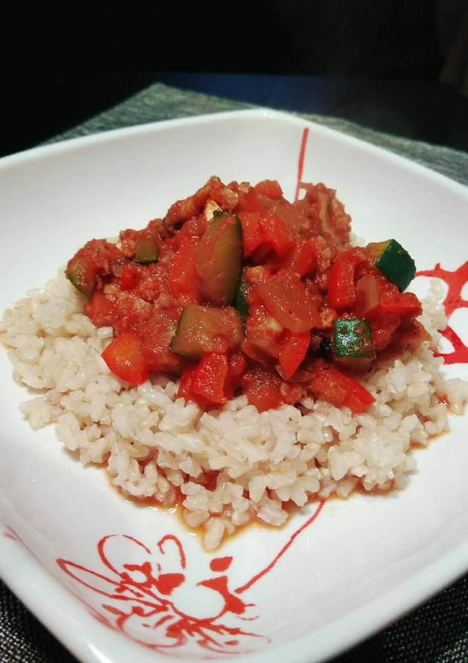 Una foto de Arroz integral con verduras y soja texturizada