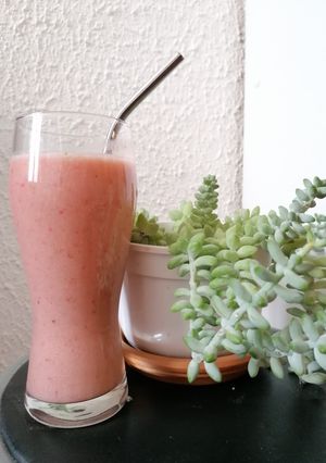 Une photo de Smoothie fraises,banane,avoine