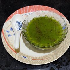 Spinach soup A picture of Spinach soup.