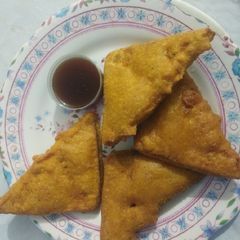A picture of Bread pakoda.