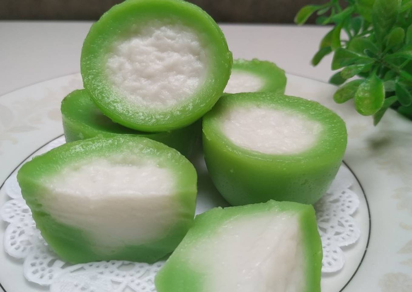 Kue Nona Manis