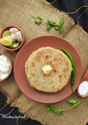 A picture of Aloo Paratha.