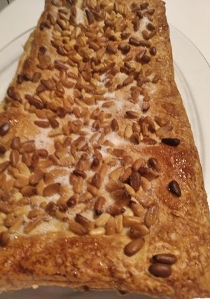 Una foto de Coca de chicharrones
