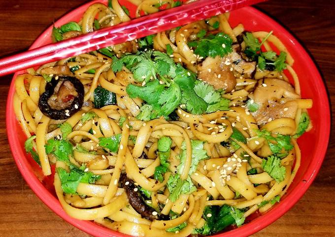 Steps to Prepare Quick Mike&#39;s Garlic Mushroom Asian Noodles