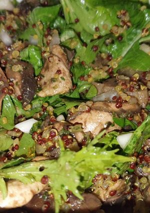 Una foto de Quinoa con champignons y vegetales